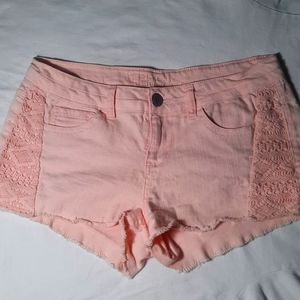 Hippie Laundry Low Rise Lace Inset Raw Hem Pink Jean Shorts Size 29